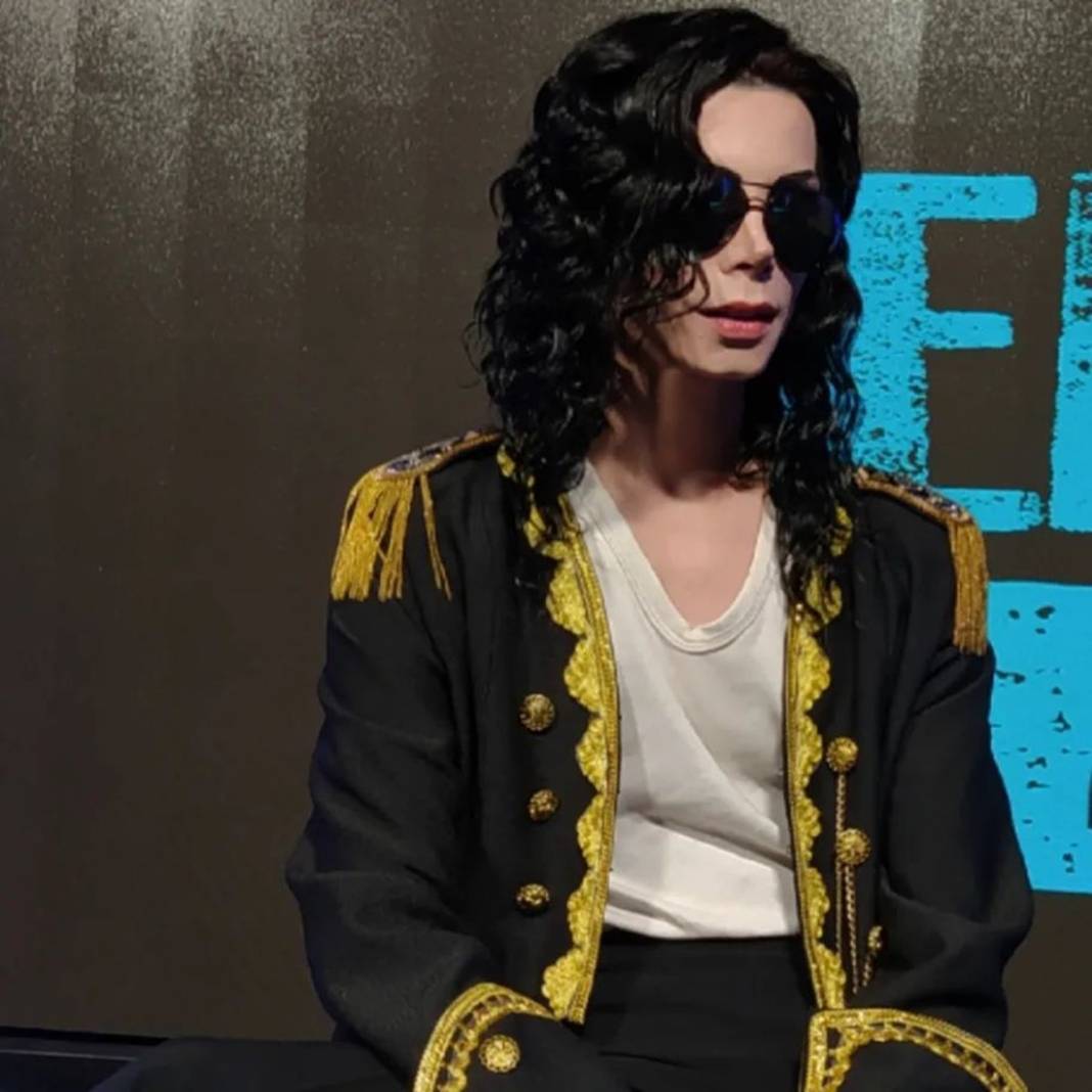 Michael Jackson'a benzemek için 40 bin dolar harcadı! Bakın neye benzedi... 37